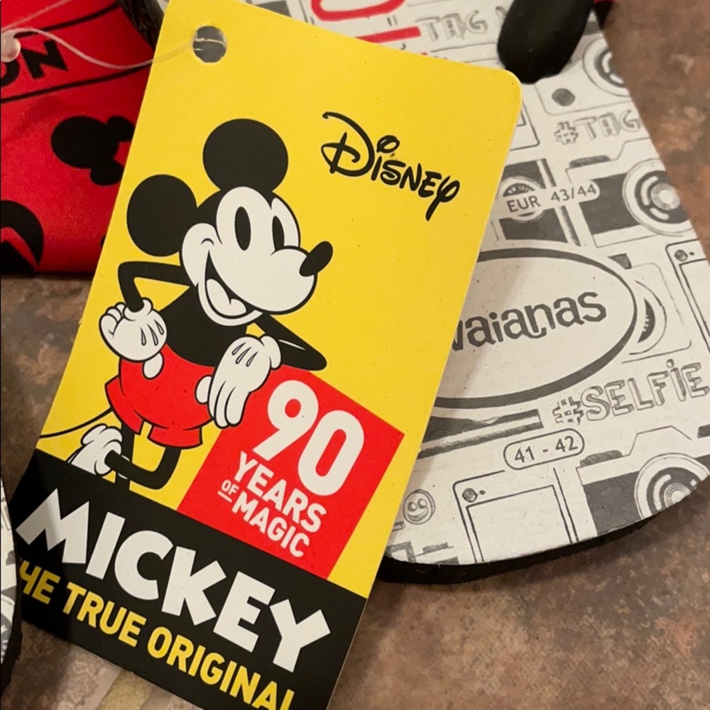 Havaianas Mickey Mouse Special Edition 90th NWT! - Picture 3 of 7